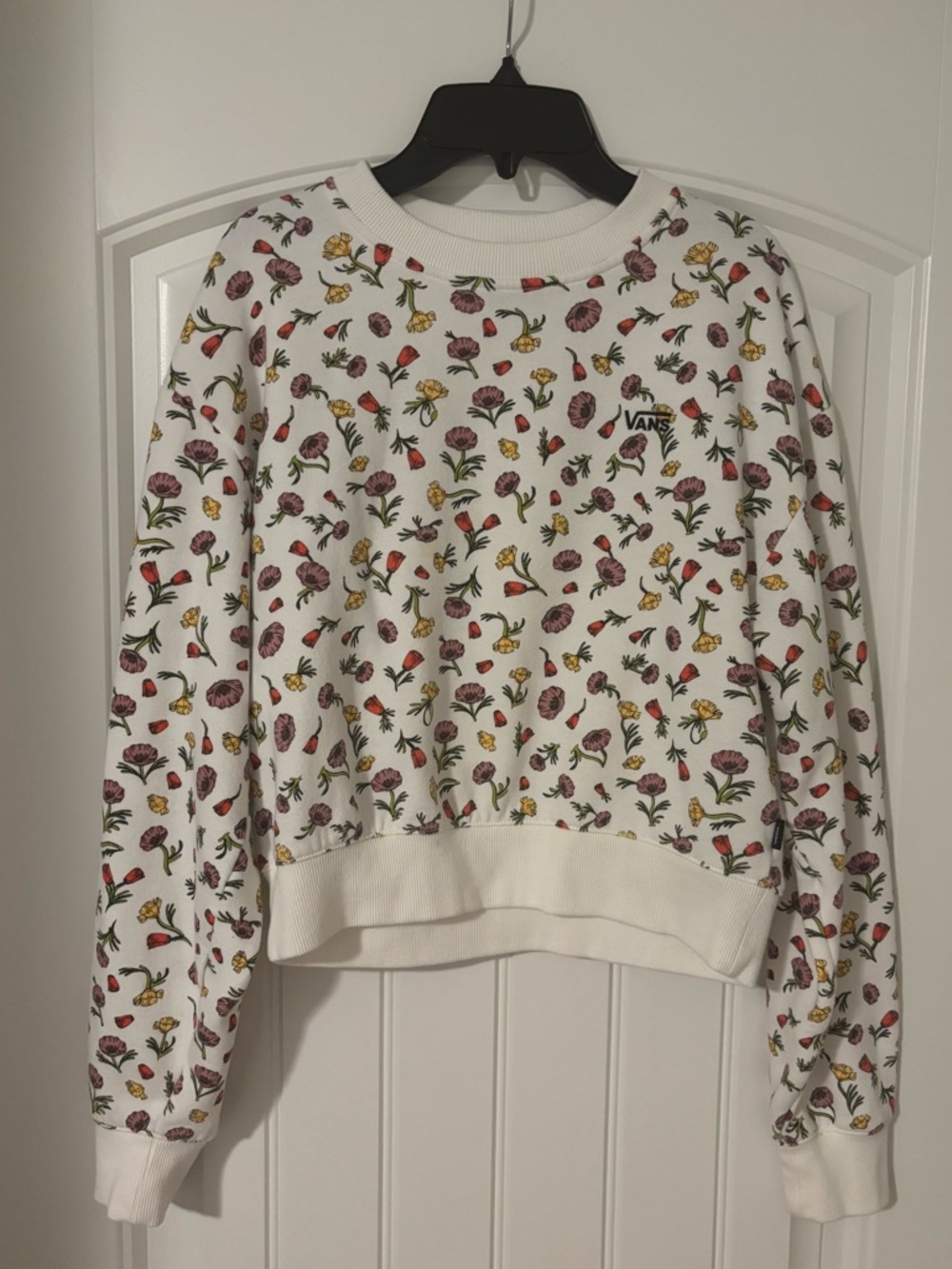 Vans White Floral Pullover Sweatshirt with Multicolor Blooms